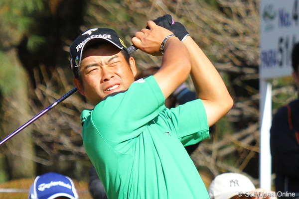 勇太、耐えるゴルフで首位キープ！