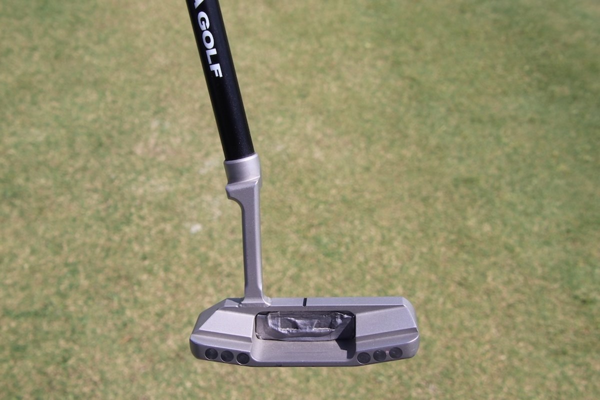 2024年 ブライソン・デシャンボー パターはシックゴルフ（提供GolfWRX）