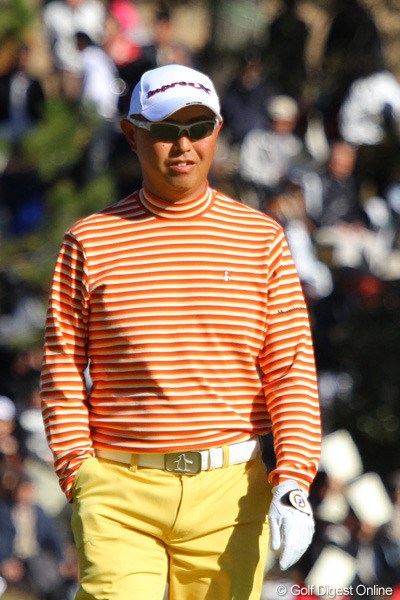 2010年 ゴルフ日本シリーズJTカップ 3日目 谷口徹 この日はご機嫌よろしいようで！そりゃ3バーディノーボギーなら表情にもゆとりが感じられますね