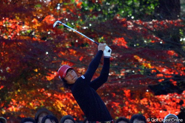 2010年 ゴルフ日本シリーズJTカップ 最終日 石川遼 8番パー3で再びバーディに繋げる会心のティショット