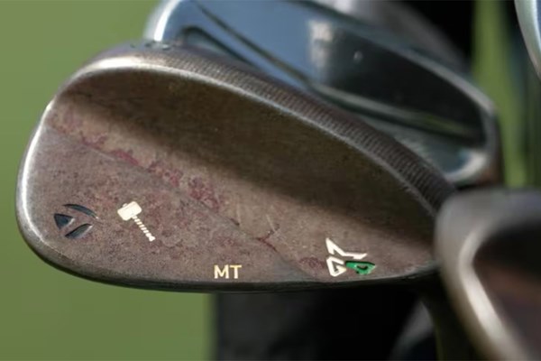 2024年 トラベラーズ選手権 事前 マイケル・トルビョンセン マイティ・ソーのハンマーが刻印されたウェッジ（提供GolfWRX）