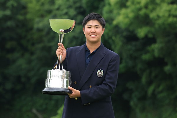 2024年 日本アマチュアゴルフ選手権 最終日 松山茉生 大会最年少で初優勝を飾った松山茉生（提供：日本ゴルフ協会）