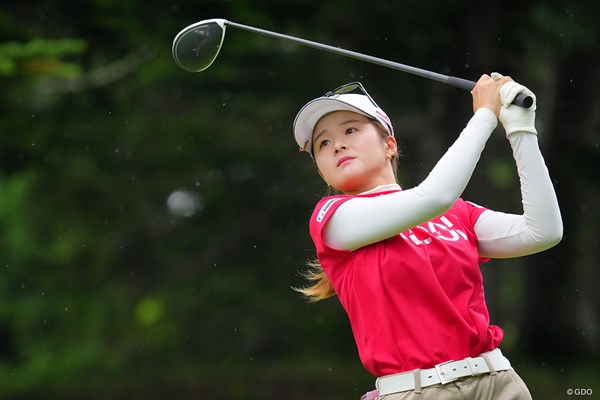 2年ぶりのタイトルへ前進。川崎春花が4打のリードを築いた