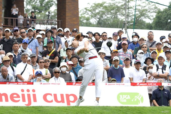 2024年 北海道meijiカップ 2日目 渋野日向子 連日多くのギャラリーを引き連れた渋野日向子