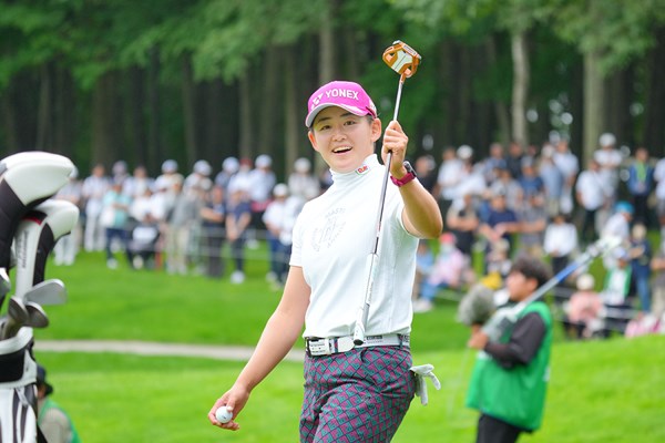 2024年 北海道meijiカップ 最終日 岩井明愛 獲ったどー（Yoshimasa Nakano/Getty Images）