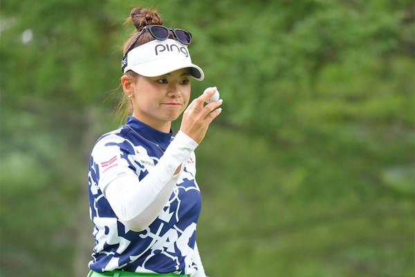 2024年 NEC軽井沢72ゴルフトーナメント 初日 藤田かれん 口元キュッ！（Yoshimasa Nakano/Getty Images）