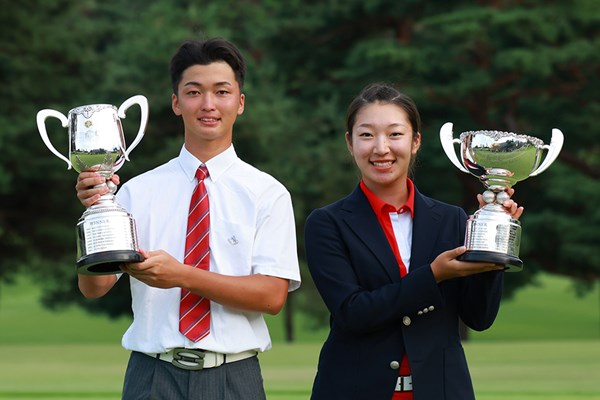 2024年 日本ジュニアゴルフ選手権 長澤愛羅 西山陽斗 ともに15歳から17歳の部で優勝した西山陽斗(左)と長澤愛羅(提供：JGA)