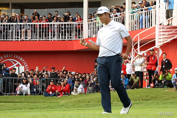 2016年 WGC HSBCチャンピオンズ 最終日 松山英樹 7打差圧勝で初のWGCタイトルを獲得。ウィニングパットを沈めてほほ笑んだ