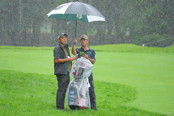 2024年 フジサンケイクラシック 2日目 堀川未来夢 もはや人物というより雨を撮っている気分。