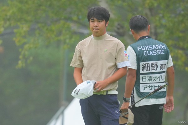 2024年 フジサンケイクラシック 最終日 細野勇策 悔しさに唇を噛みしめる