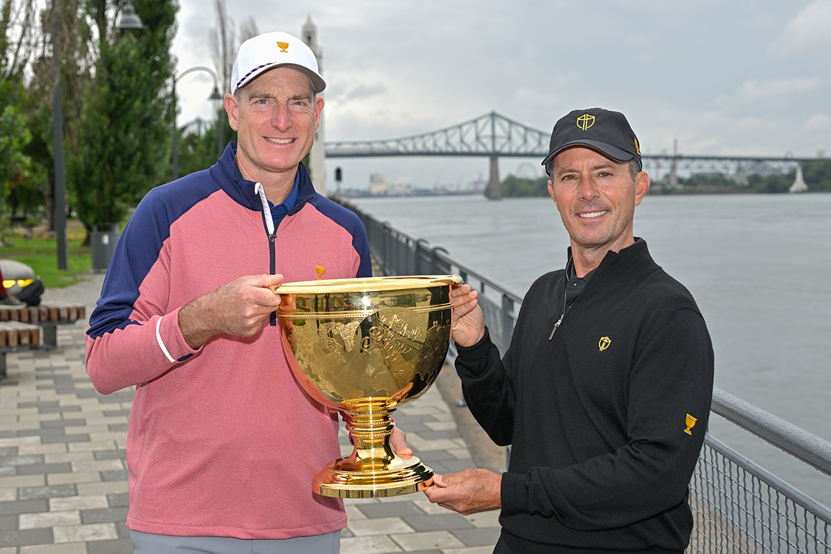 米キャプテンのジム・フューリｯク（左）、世界選抜キャプテンのマイク・ウィア（右）(Ben Jared／PGA TOUR via Getty Images)