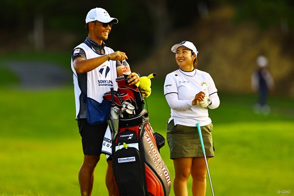 2024年 ソニー日本女子プロゴルフ選手権大会 2日目 阿部未悠 プロカメラマンも使うような優勝副賞はチェック済み