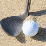 バンカーではフェースをどこから砂に入れるのが正解!? 藤井美羽