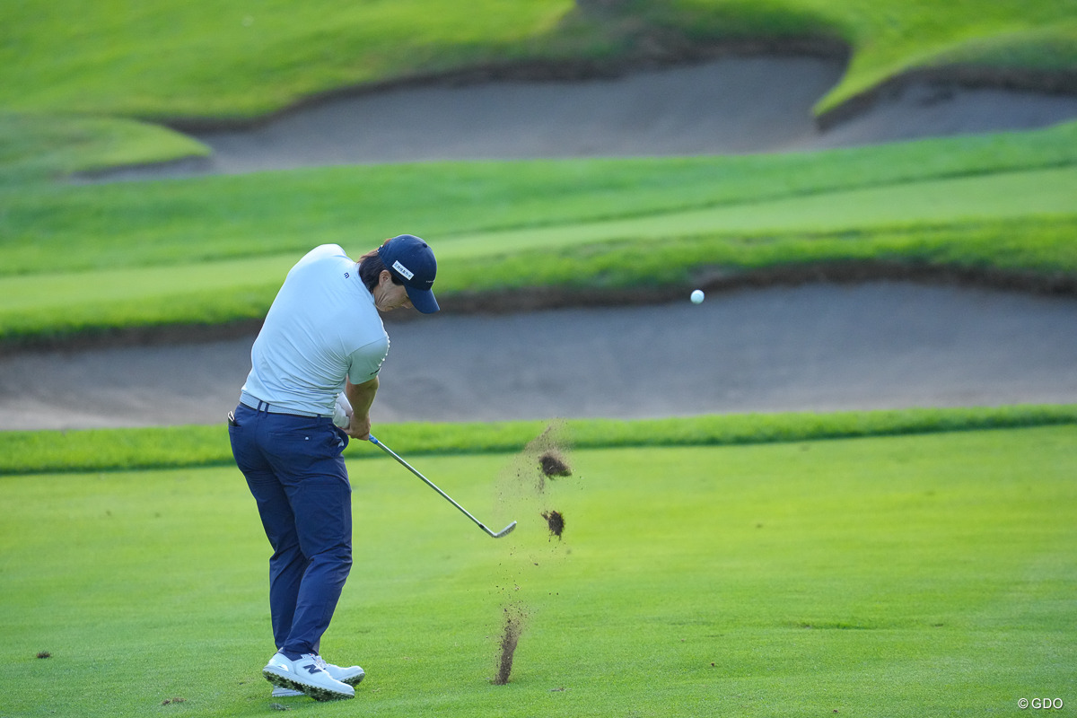 小木曽喬が2勝目へ自己最少「63」スタート 3週連続Vかかる平田憲
