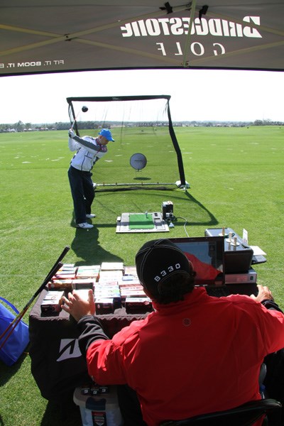 最新ギアの祭典！「2011年 PGAマーチャンダイスショー デモデー」レポート NO.3 ブリヂストンのボールフィッティングは、ドライバーの弾道計測結果から本人に合った理想のボールを導き出す
