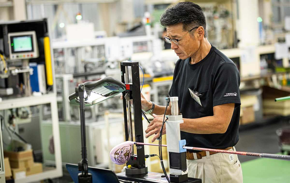 2024年 本間ゴルフ特集 1本1本、反発性能をチェック（撮影：角田慎太郎）