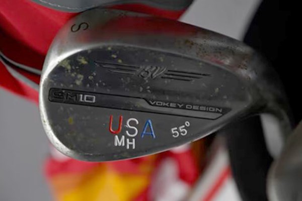 マックス・ホマの星条旗カラーのウェッジ（協力/ GolfWRX, PGATOUR.com）