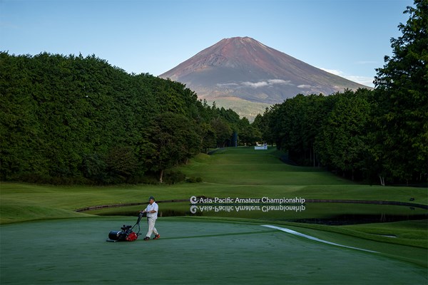 2024年 アジアパシフィックアマチュアゴルフ選手権 3日目 太平洋クラブ御殿場コース 練習日には富士山がはっきり！デカい！（提供：AAC）