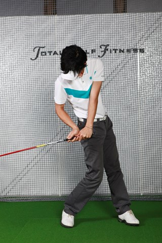 体のねじれを理解してヘッドを加速 スイングを作る Gdo ゴルフレッスン 練習