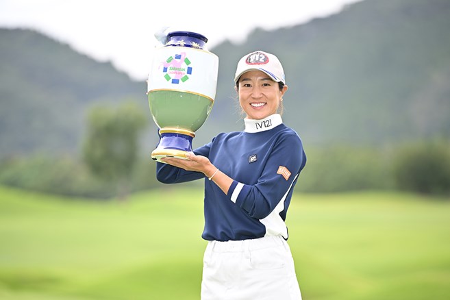 34歳の藤本麻子が下部ツアー初優勝 14歳アマ廣吉優梨菜は7位