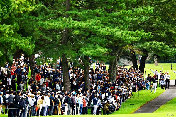 2024年 ZOZOチャンピオンシップ 2日目 松山英樹 大勢のギャラリーが応援に駆け付けた