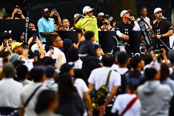 2024年 ZOZOチャンピオンシップ 最終日 松山英樹 最終日も多くのギャラリーが松山英樹を囲む