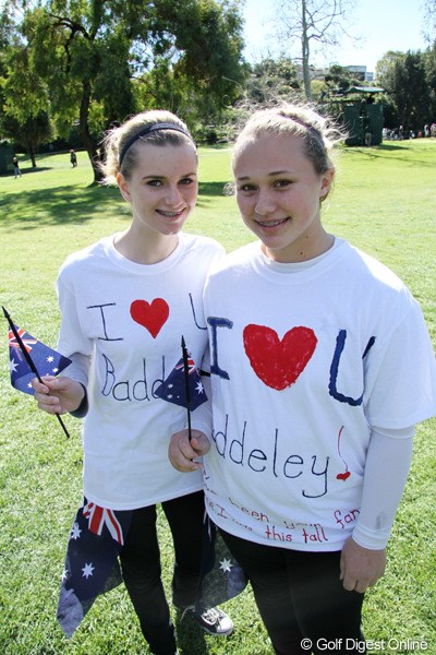 2011年 ノーザントラストオープン 最終日 アーロン・バデリーのファン アーロン・バデリーを応援する少女たち。手作りってところが愛情こもっていてgood！