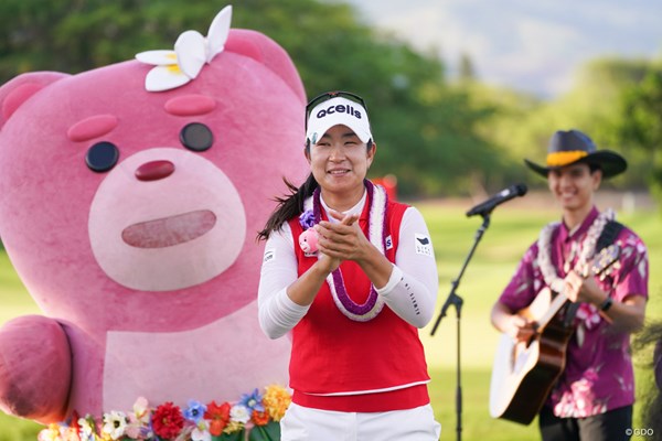 2024年 ロッテ選手権 presented by ホアカレイ 4日目 キム・アリム ハワイ優勝者恒例のフラダンス