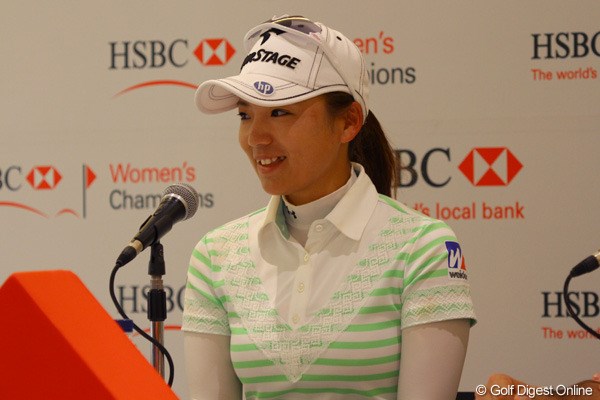 有村智恵 2011年 HSBC女子チャンピオンズ 「羨ましいと思っていたところに自分がいれるのが嬉しい」有村はラウンド後、公式会見に初めて出席