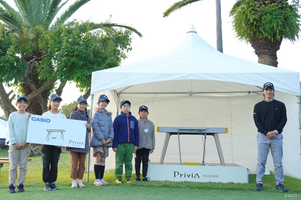 2024年 カシオワールドオープンゴルフトーナメント 初日 石川遼 ホストプロとして高知県内の小学校にカシオ計算機製の電子ピアノを寄贈した