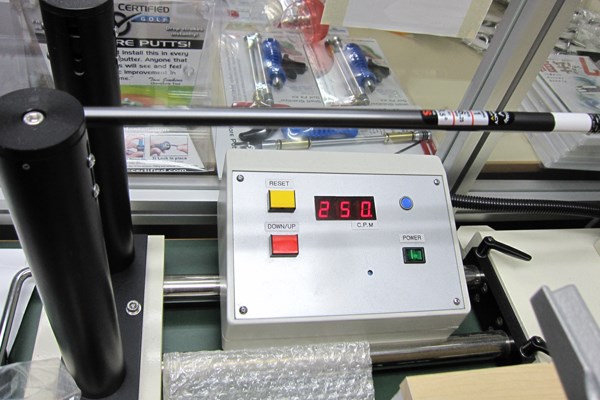 シャフト振動数は250cpmと ヘッドスピードが40m S前半でも十分使いこなせる マーク試打 キャロウェイ Legacy Apexドライバー No 4 フォトギャラリー Gdo