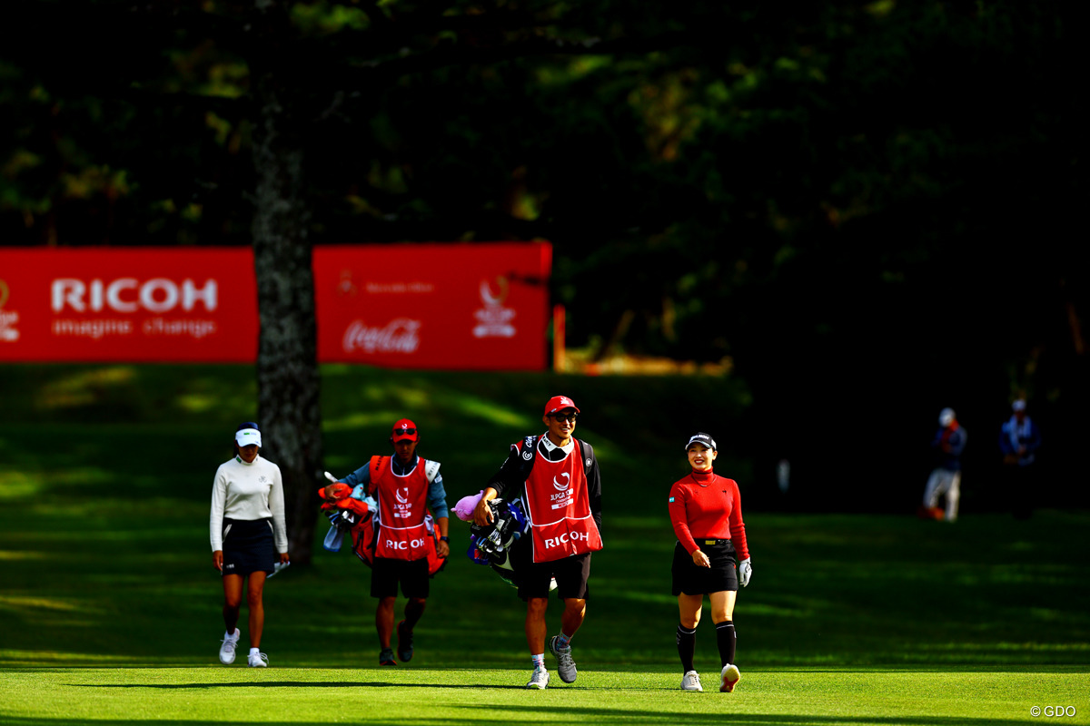 最終ホールを歩く 2024年 JLPGAツアーチャンピオンシップリコーカップ 最終日 小祝さくら