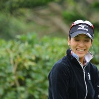 パッティンググリーンで、選手に声を掛けられてこの笑顔 2011年 ダイキンオーキッドレディスゴルフトーナメント 事前 久保啓子