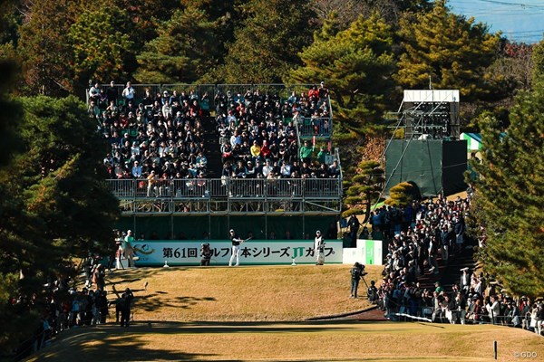 2024年 ゴルフ日本シリーズJTカップ 3日目 中島啓太 多くのファンがスタートを見送った