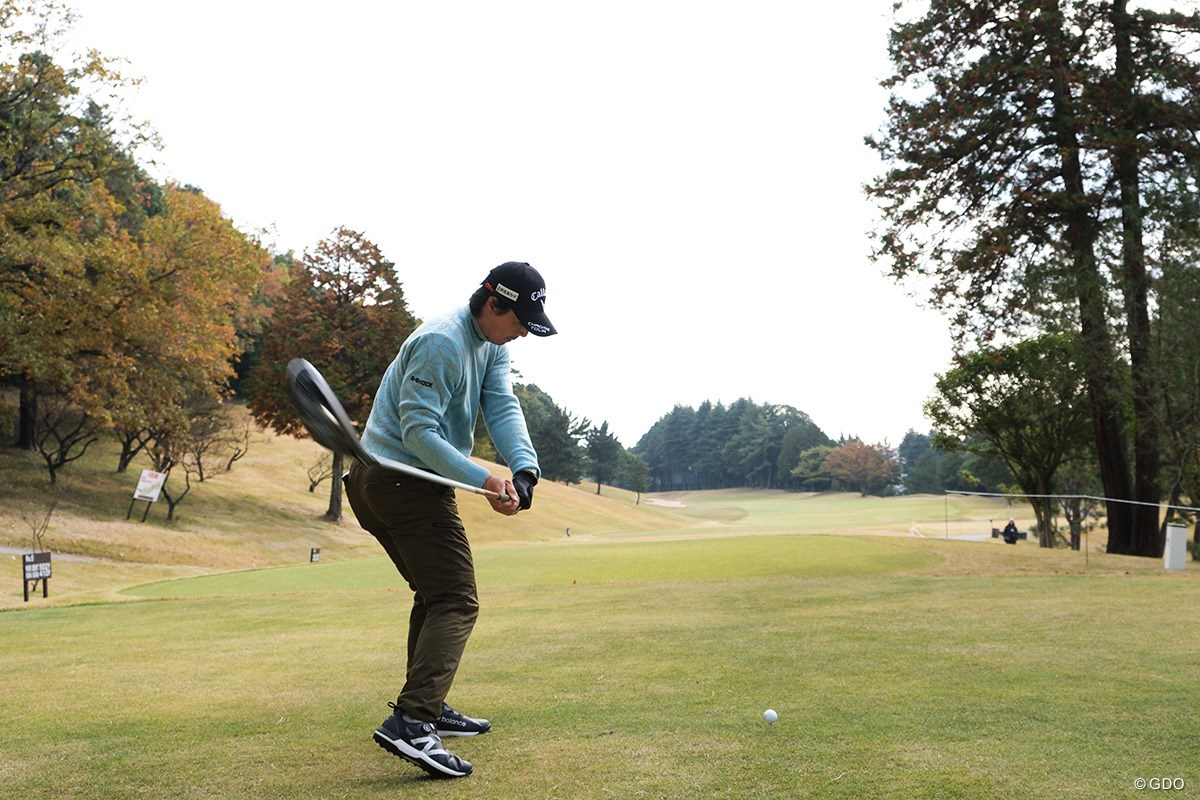“フォトゴルファー”阿部未悠が石川遼とスイング談義 テーマはスイング改造／もし女子プロが男子プロの撮影をしたら（後編） 