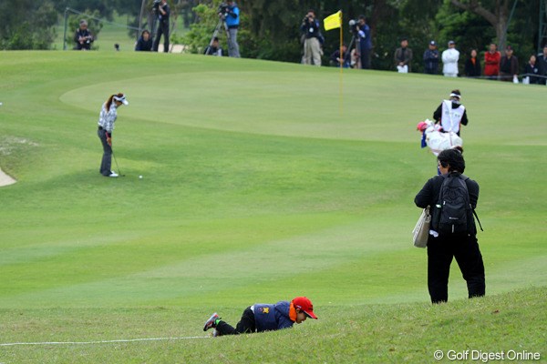 2011年 ダイキンオーキッドレディスゴルフトーナメント 初日 ギャラリー 「はやくはやく！」「お母さん、そんなに焦らせないで～」