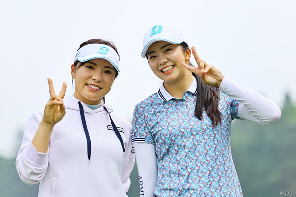 2022年 堀奈津佳（左） 堀琴音 姉の堀奈津佳（左）と ※撮影は2022年「ブリヂストンレディス」