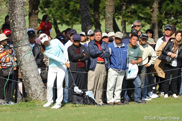 2011年 ダイキンオーキッドレディスゴルフトーナメント 2日目 パク・ヒヨン 8番でホールインワンを達成したパク・ヒヨンは13位タイ