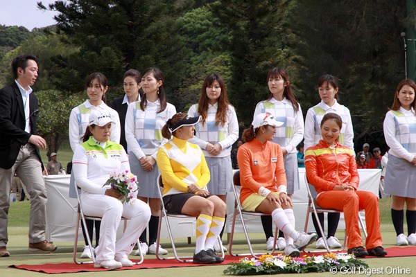 2011年 ダイキンオーキッドレディスゴルフトーナメント 最終日 表彰式 この日の表彰式に出席したのは4人中3人が韓国人。こういう時代です