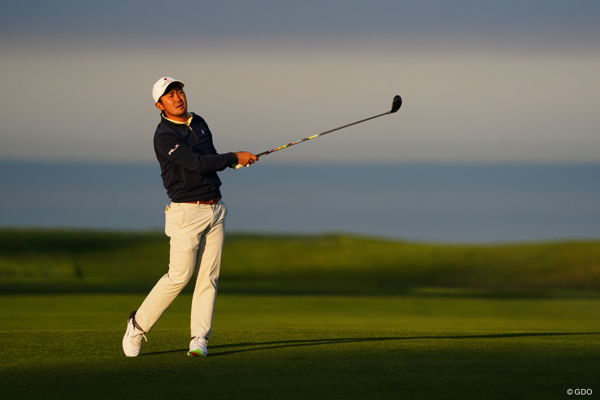 再開後の17番のセカンドショット。3Wでグリーン奥ラフまで運んだ