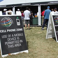 「WGC キャデラック選手権」のコース内にも携帯電話が使用可能な区域が設けられていた 2011年 WGC キャデラック選手権 最終日 