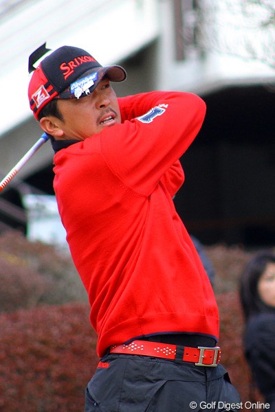 2011年 東急大分オープンゴルフトーナメント 広田悟 選手たちはキャップなどに喪章をつけてプレー