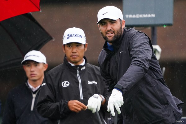 コリン・モリカワ（左）、松山英樹（中央）と同組でプレーしたスコッティ・シェフラー