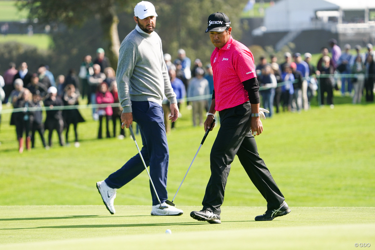 予選ラウンドはスコッティ・シェフラー（左）に軍配。松山英樹はスコアを伸ばせなかった