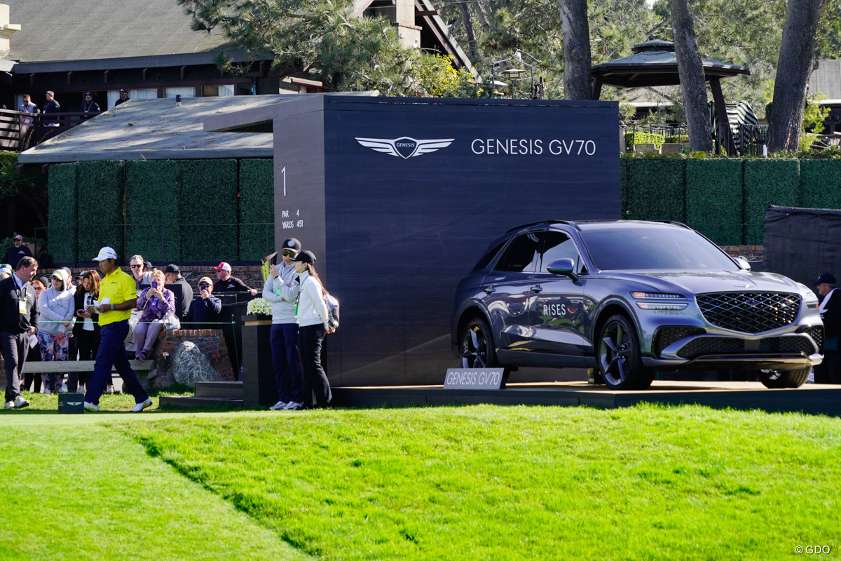 1番ティ脇に飾られたジェネシス