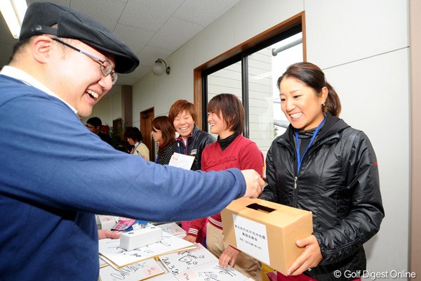 2011年 東日本大震災チャリティゴルフレッスン会 藤本麻子