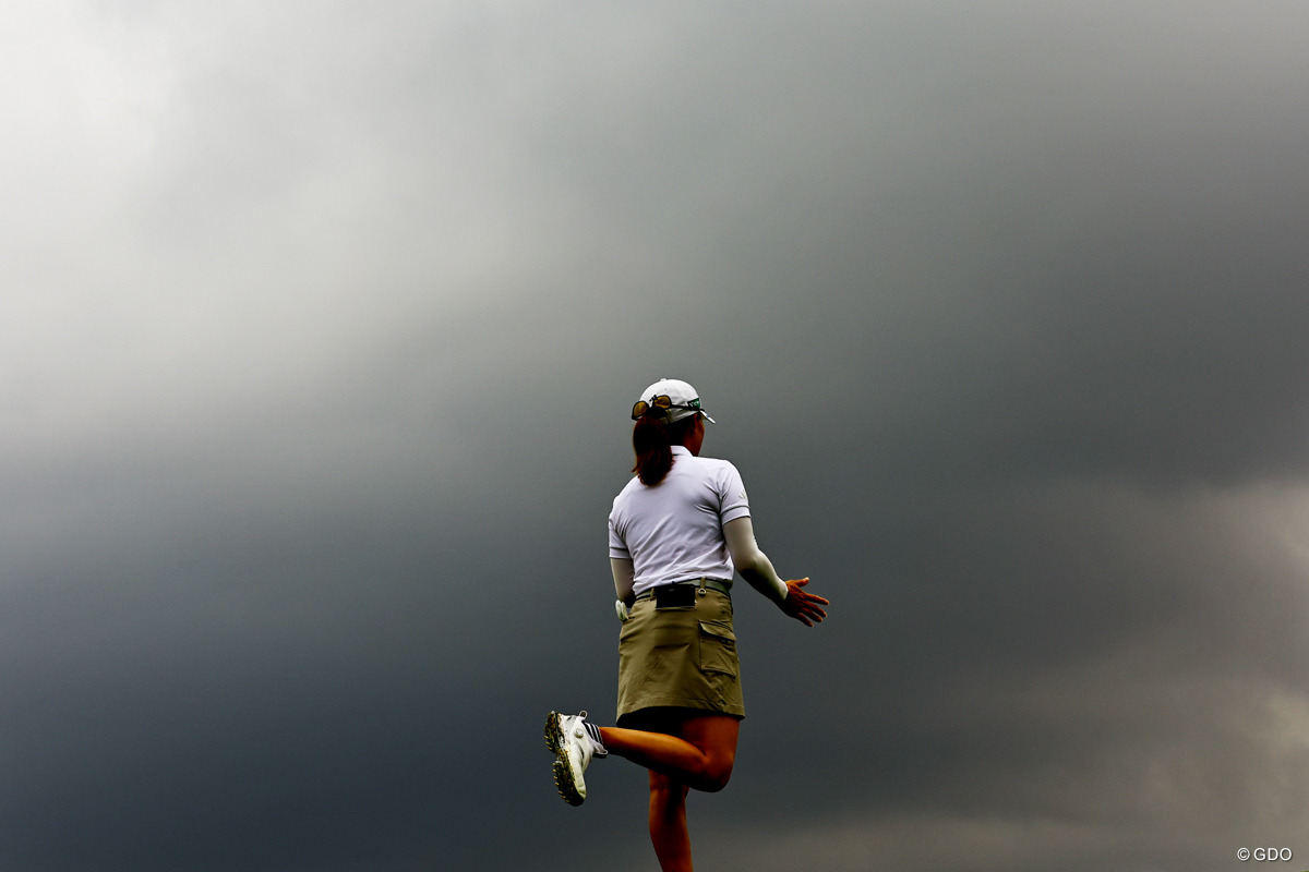 ゴロゴロ鳴ってます