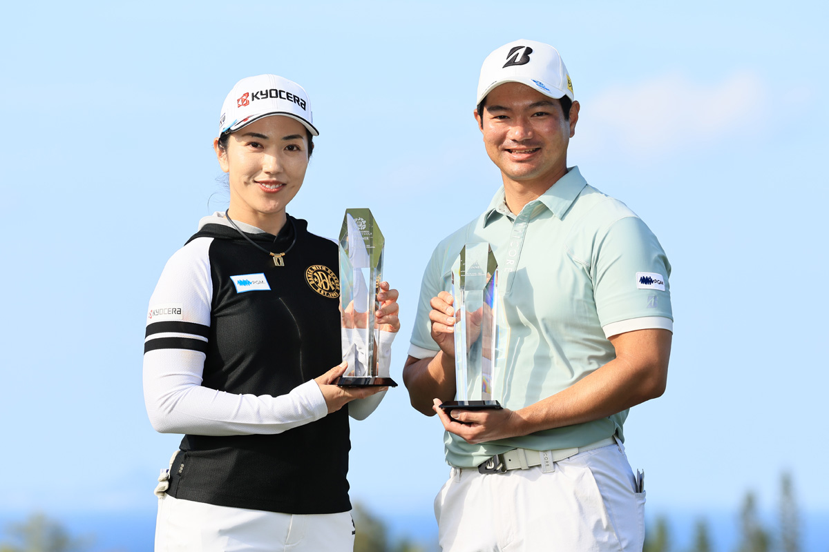 優勝した笠りつ子と地元・沖縄出身の嘉数光倫 ※大会提供