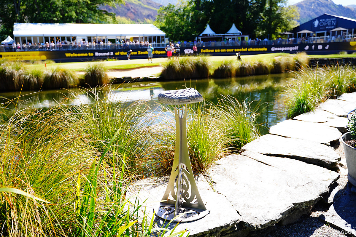 ニュージーランドの先住民マオリに伝わる神聖な石