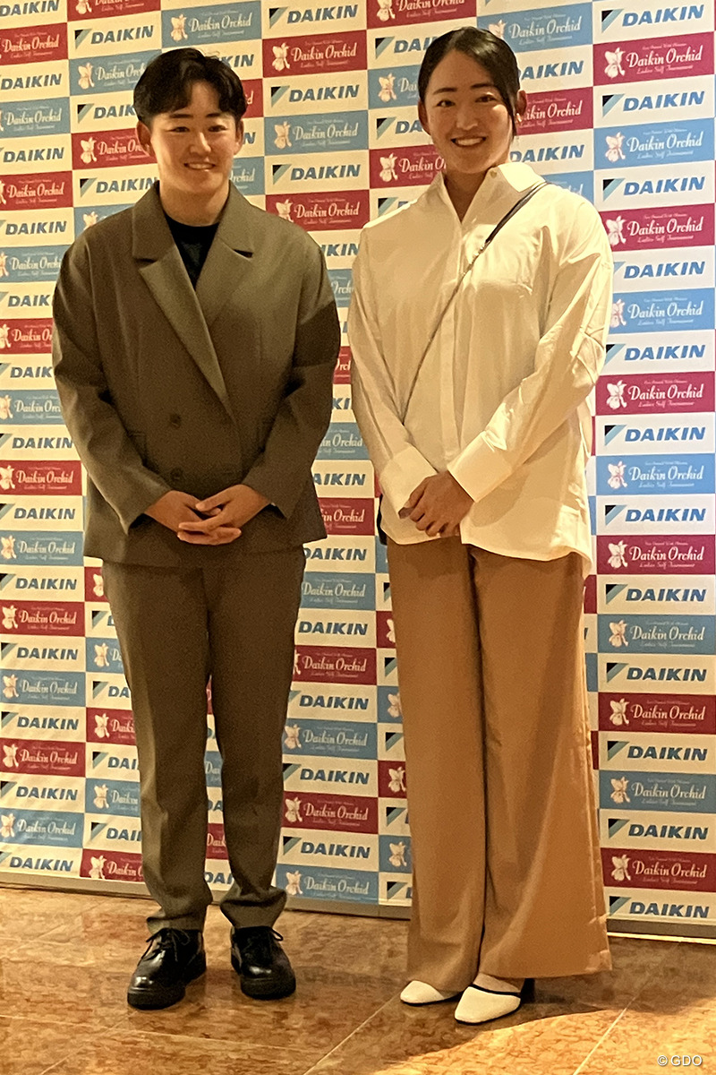 似てるけど、どこか好対照な岩井姉妹